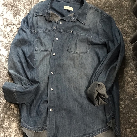Universal Thread Tops - Chambray button down